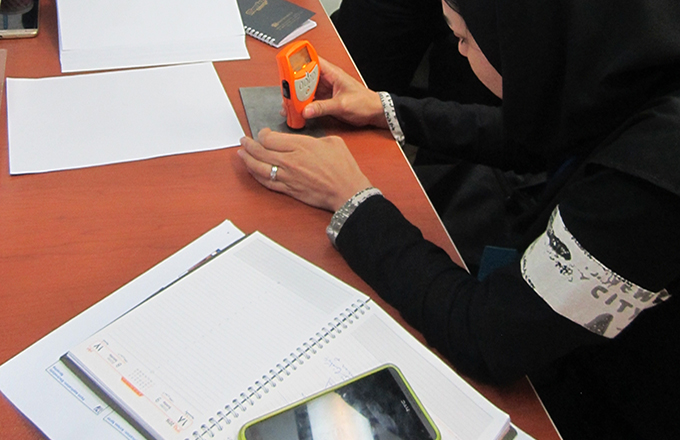 Student using the Elcometer 456 electronic thickne