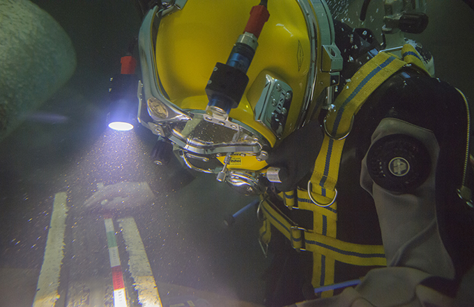 Closed visual inspection of a weld